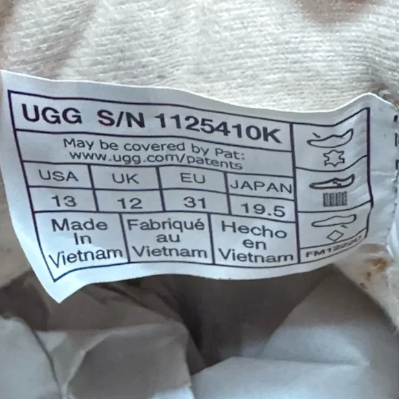 Like new! UGG K Canoe III Weather suede Chukka boots, waterproof, tan, kids13 - Picture 13 of 13